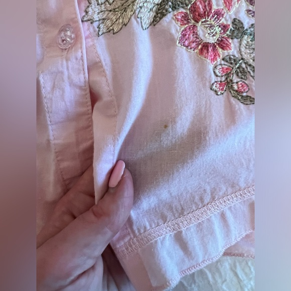 Pink embroidered button down shirt - Picture 4 of 10